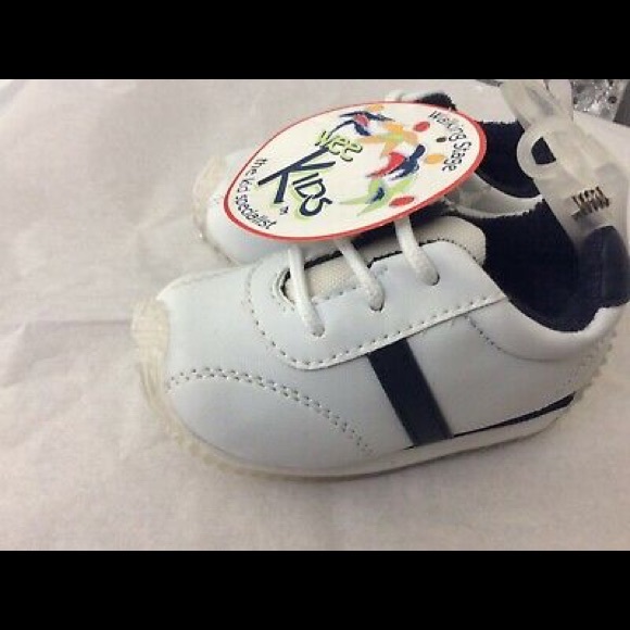 WEE KIDS Other - Wee Kids sneakers toddler 4